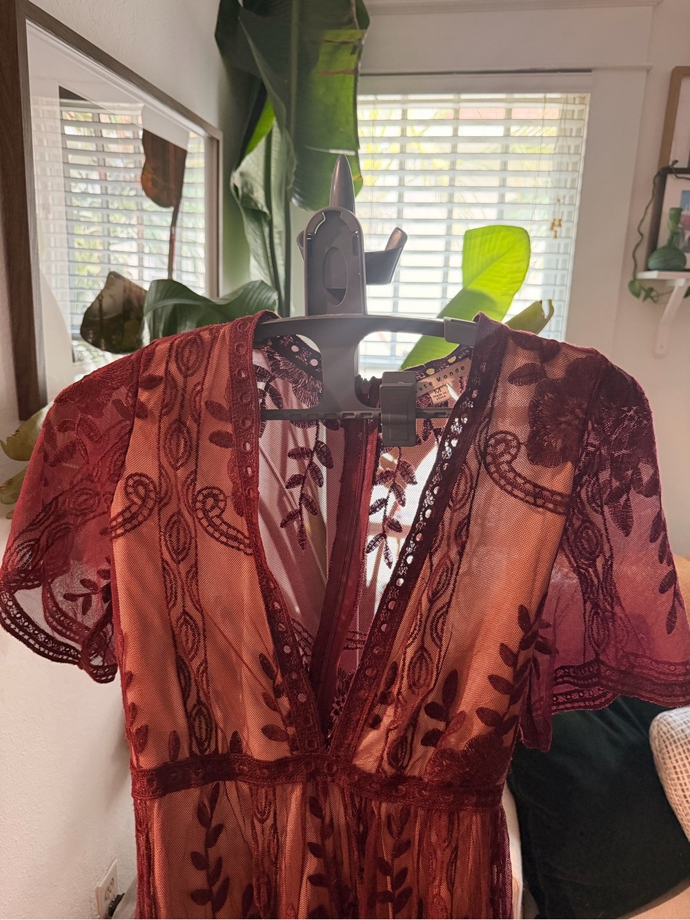 Lace-Trim Floral Mesh V-Neck Women’s Top - Burgundy